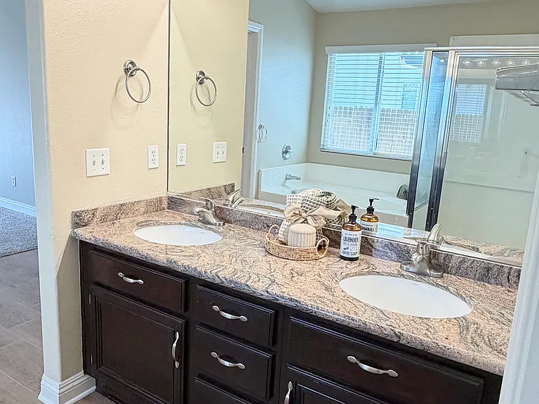 8938 Wedgewood Ct — Photo 16