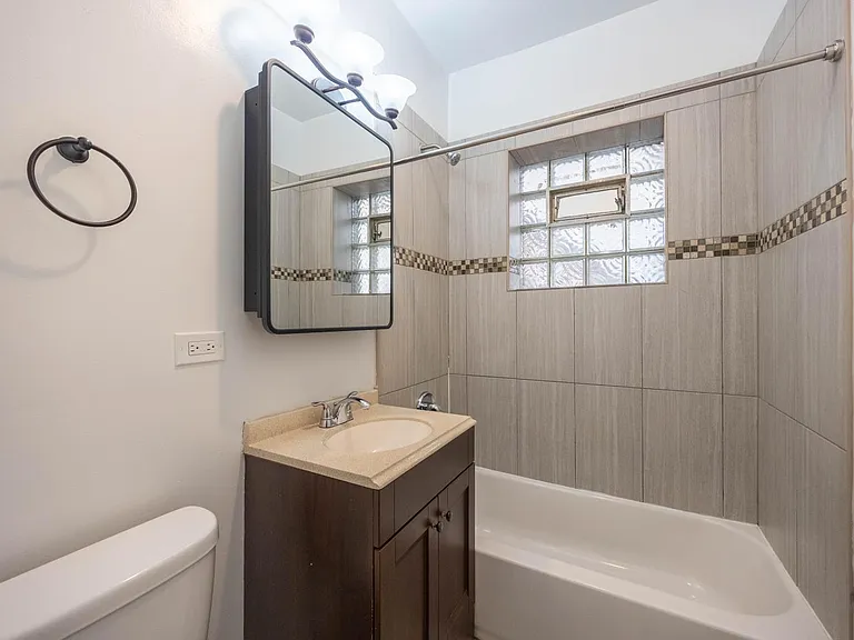 3753 W Sunnyside Ave #1 — Photo 3