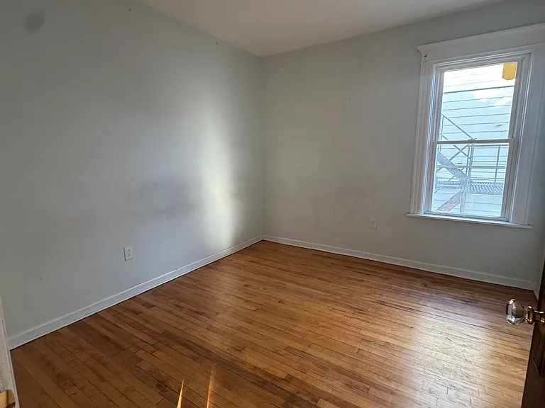 15 Scott St #2 — Photo 3