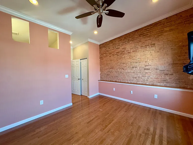 415 S Bouldin St — Photo 10