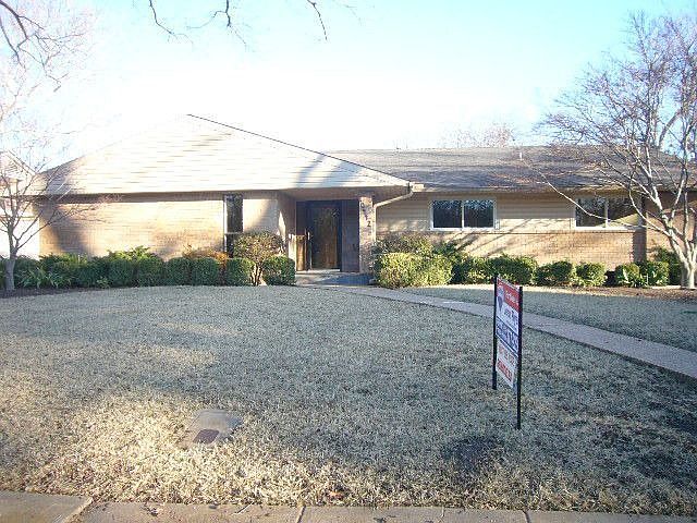 Front View of Lippitt