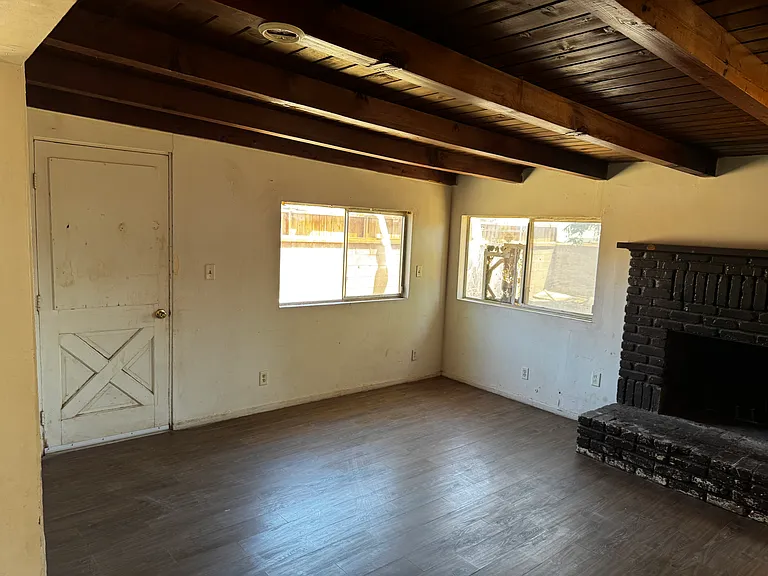 44110 Carolside Ave — Photo 5