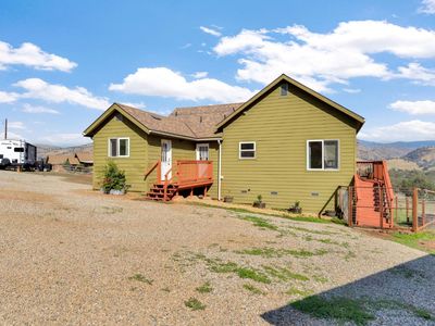 7072 Palomino Dr, Sanger, CA, 93657