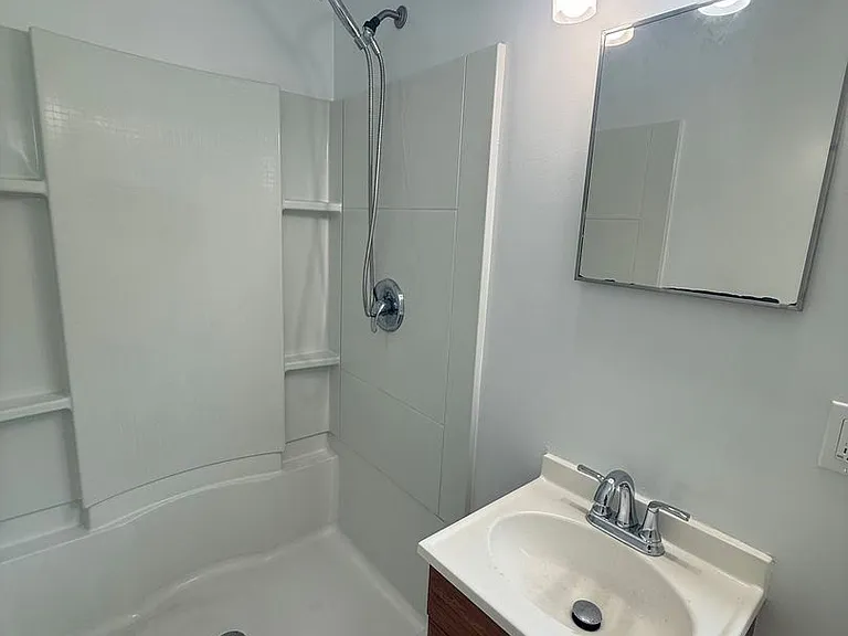 69 Carson Ave — Photo 5