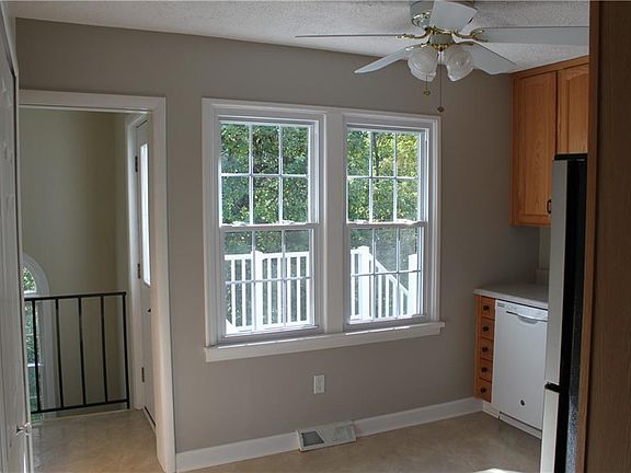 5th image of 438 North St APT 9B