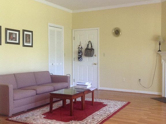 3rd image of 638 Oakland Hills Dr APT 2B
