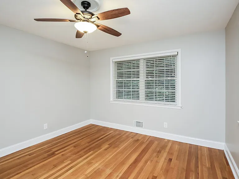 384 Charles Pl — Photo 12