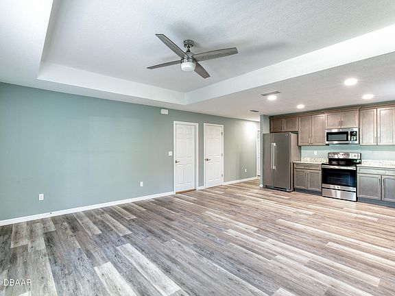 5th image of 703 Flomich St