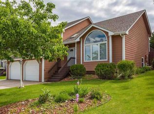 4932 Summerset Dr, Rapid City, SD 57702