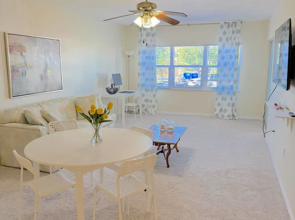3100 Harbor Blvd APT 207, Port Charlotte, FL 33952