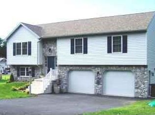 325 E Appletree Aly, Mount Joy, PA 17552