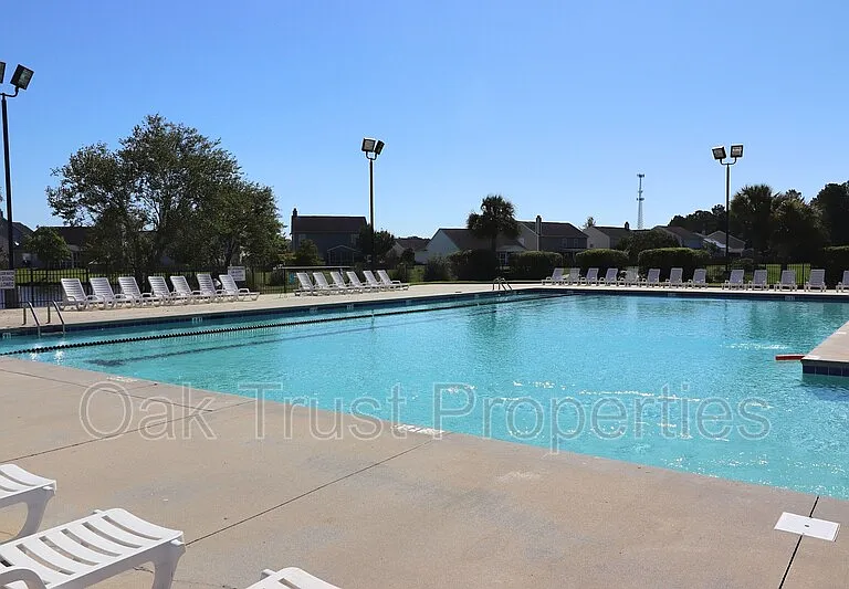 538 Holiday Dr — Photo 23