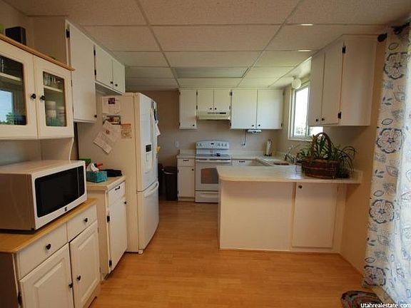 4th image of 3542 W Ottawa Dr