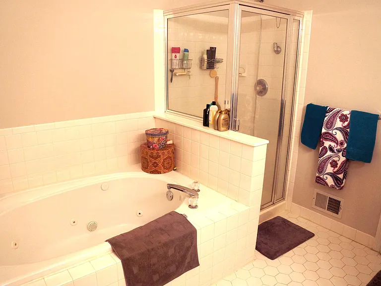 402 Bollen Ct — Photo 9