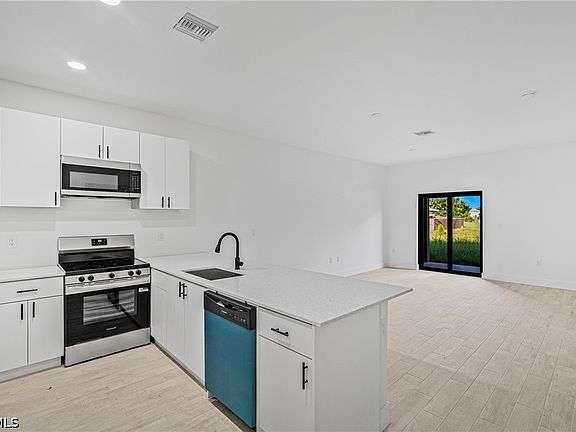 5th image of 2220 Kenneth Ave S