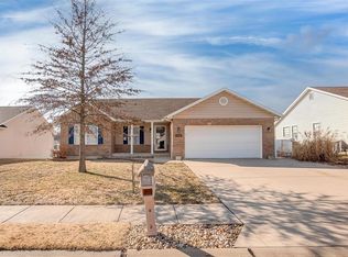 1107 Pinewood Ln, Waterloo, IL 62298