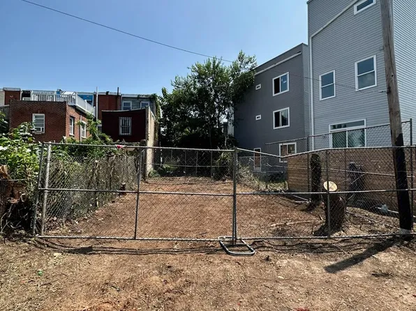 1933 N Leithgow 35 St, Philadelphia, PA 19122
