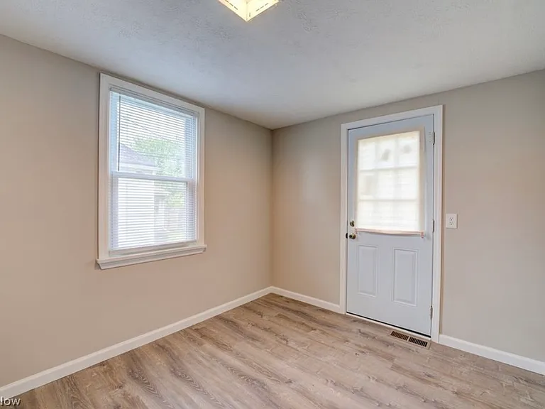 357 Erie Rd — Photo 18