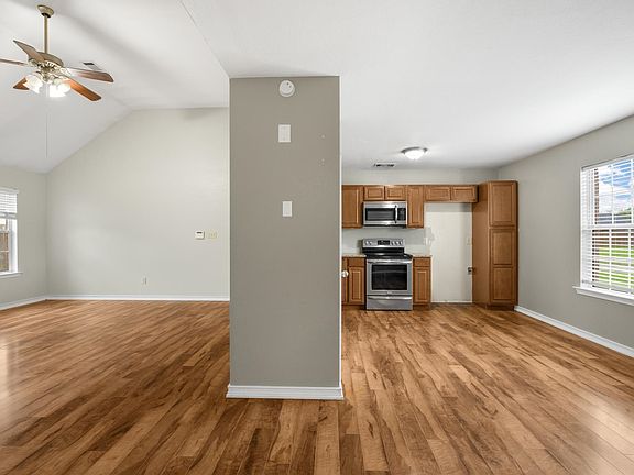 4th image of 141 Baltic Ave