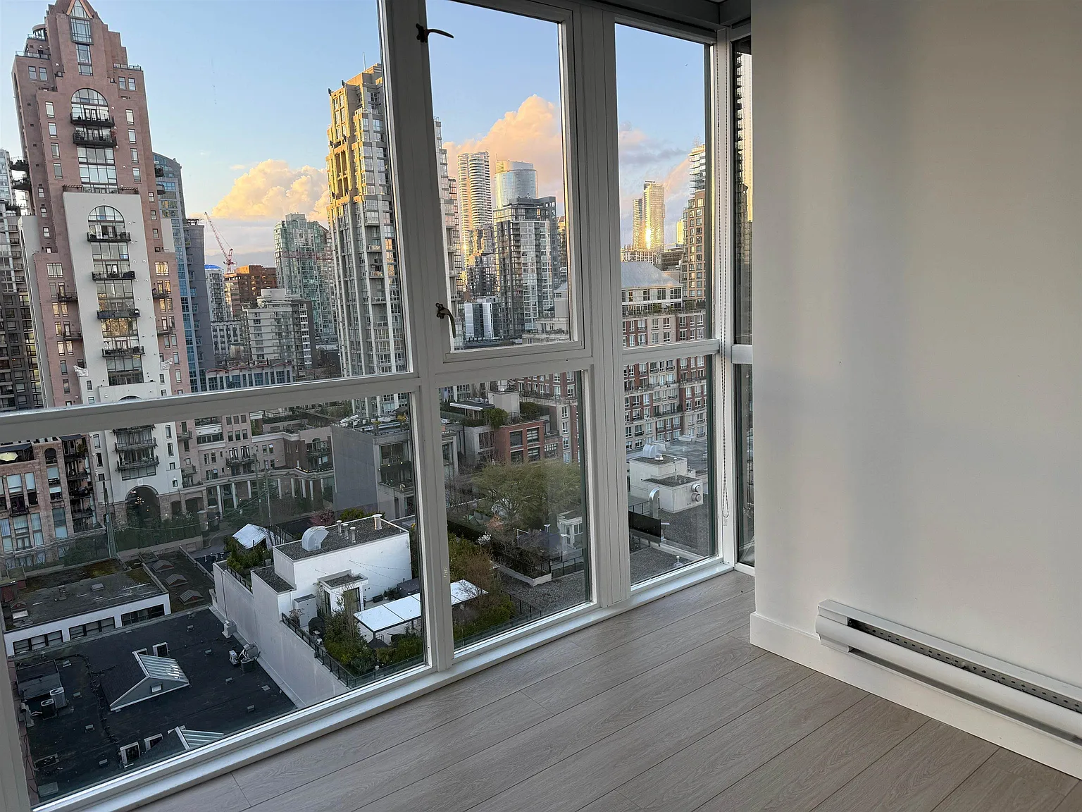 289 Drake St #1801 photo 1