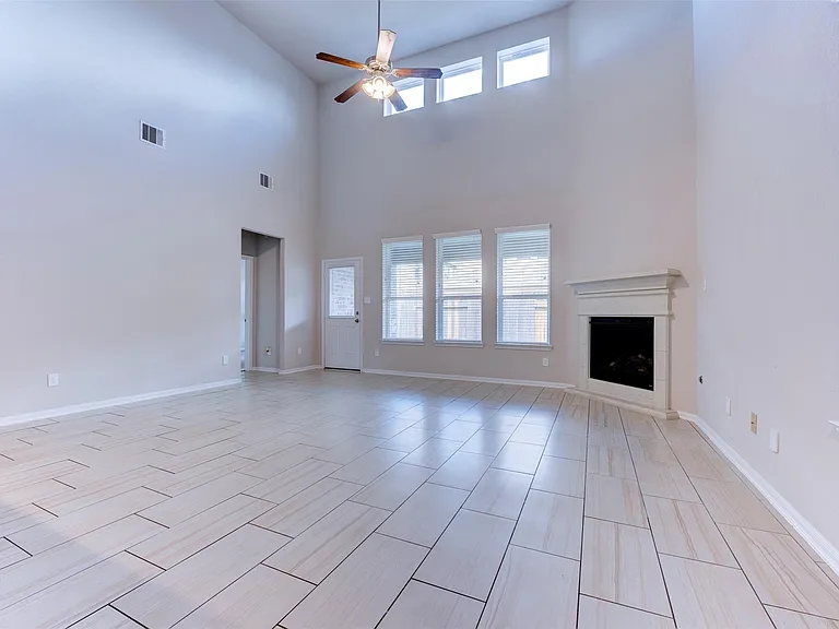 4542 Medrano Trl — Photo 17