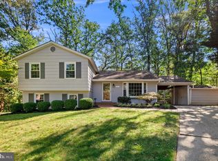 9515 Stevebrook Rd, Fairfax, VA 22032