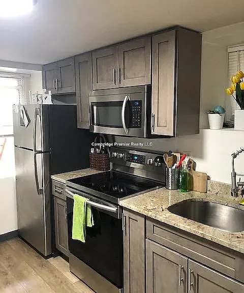 74 Thorndike St — Photo 8