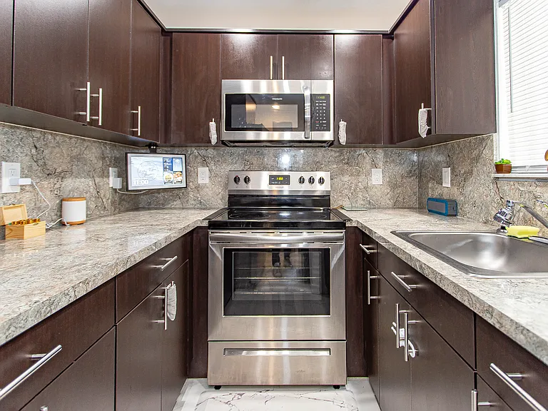 NW 19th Ct — Photo 5