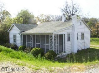 2802 E Kivett Dr, High Point, NC 27260