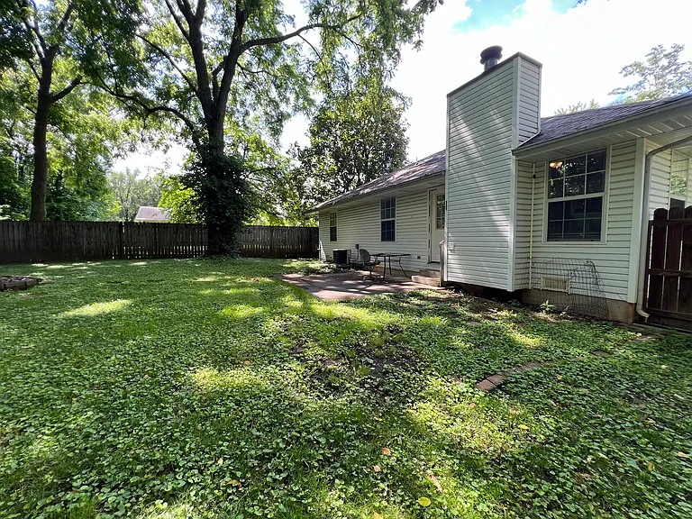 2818 E Lombard St — Photo 15