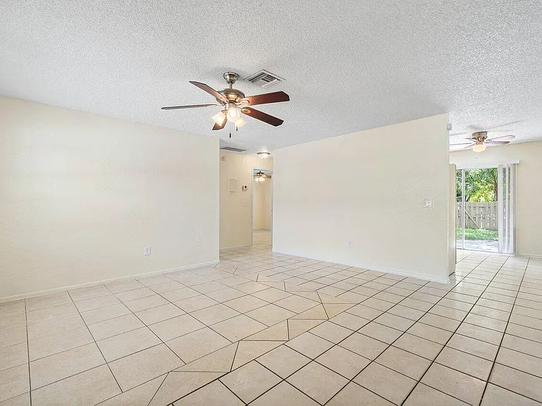 4861 Gulfstream Rd — Photo 10