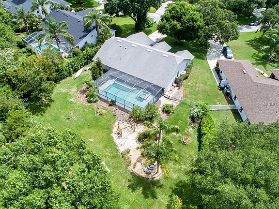3rd image of 5877 Windwood Dr