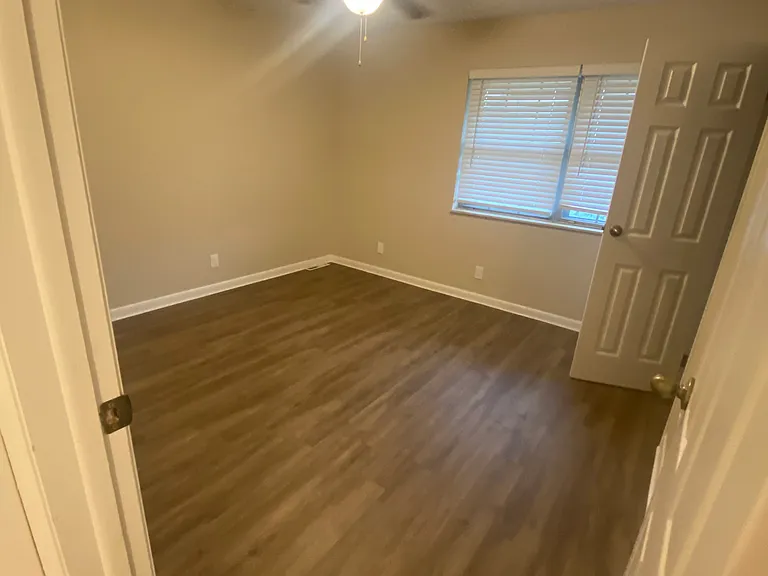 119 Royce Cir #119 — Photo 8