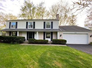 322 Powder Horn Dr, Northbrook, IL 60062