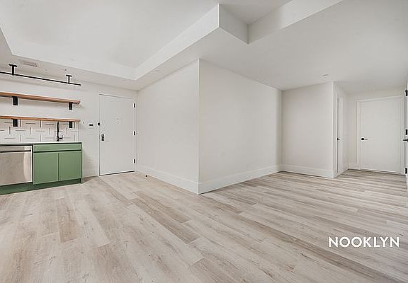 4th image of 1510 Gates Ave #714