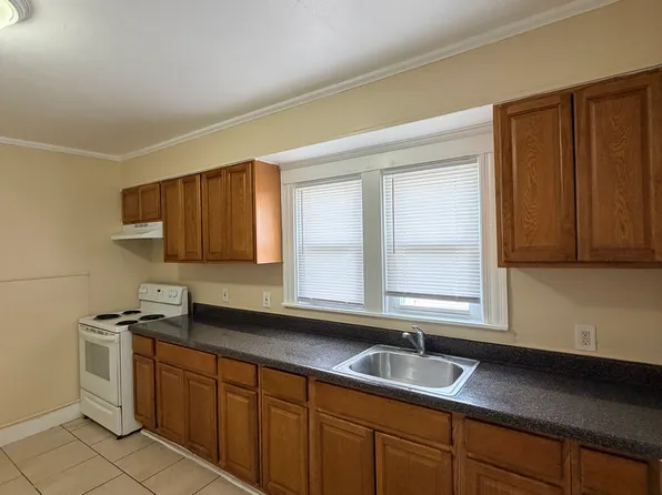 37 Pond St #B, New Haven, CT 06511