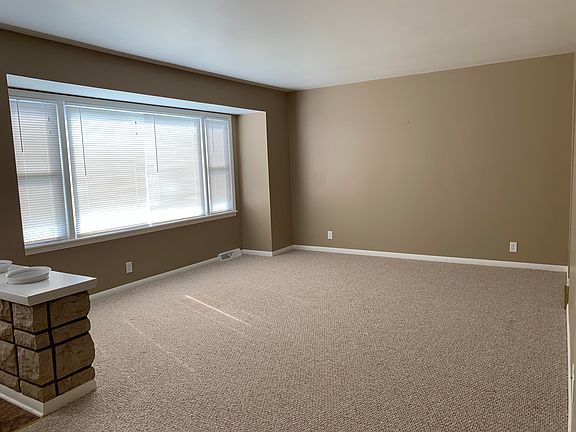 5th image of 1613 N Oakhill Ave