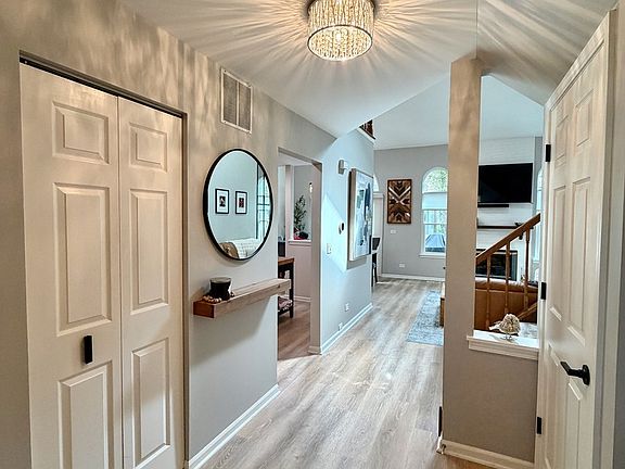 2nd image of 1353 Ridgefield Cir #1353