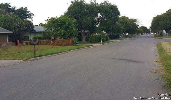 5th image of 3226 Pine Hollow St