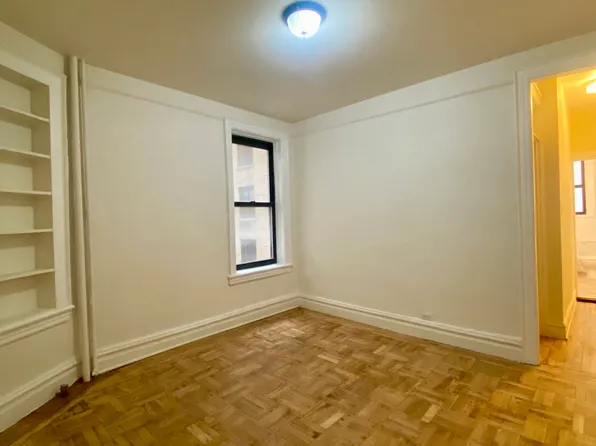 1067 Park Avenue image 1 of 11