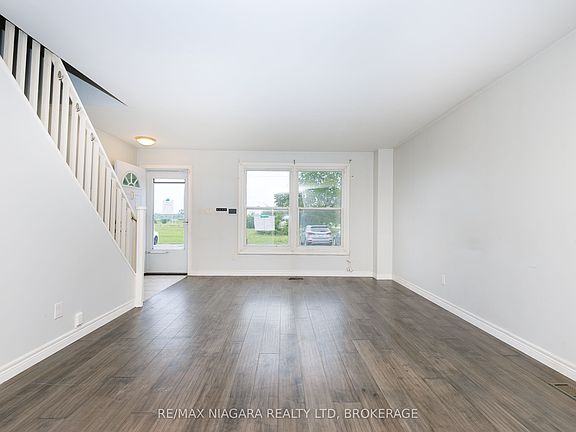 5th image of 252 Bertie St #1