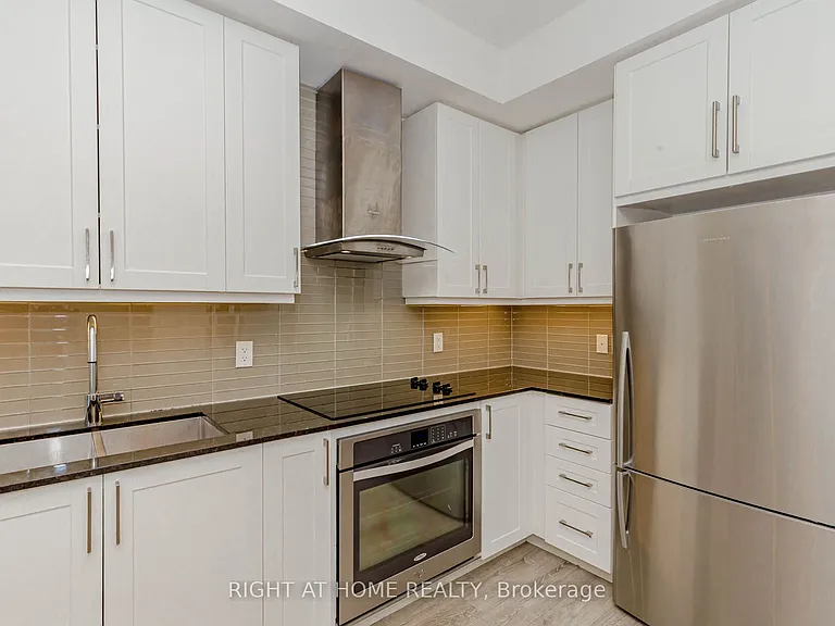 9608 Yonge St #1603 — Photo 14