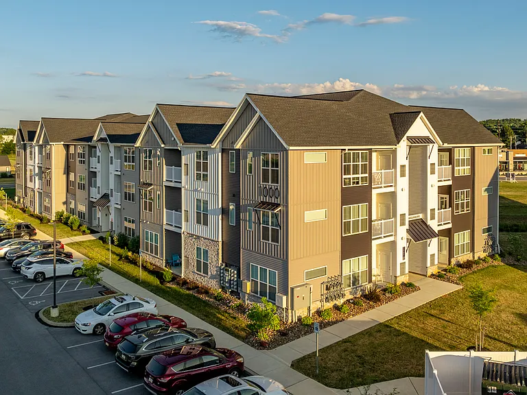 Park West Apartments — Photo 10