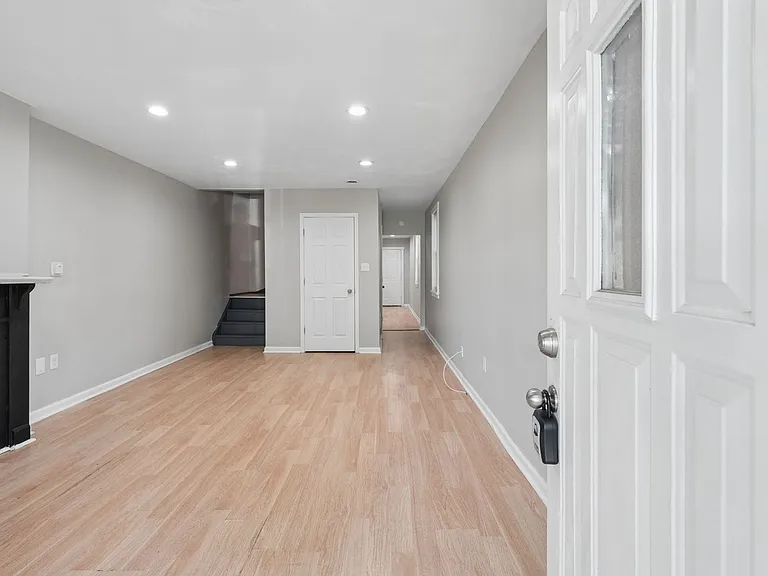 76-78 Hayden Ave — Photo 3
