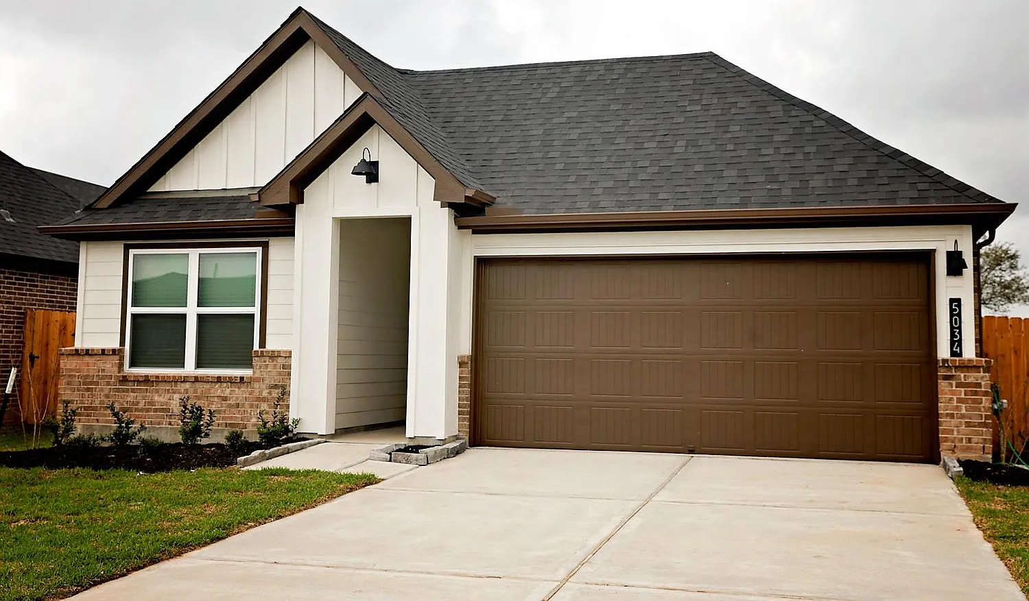 4 bed, 2.5 bath, 1870 sqft, $2,400 — Photo 1