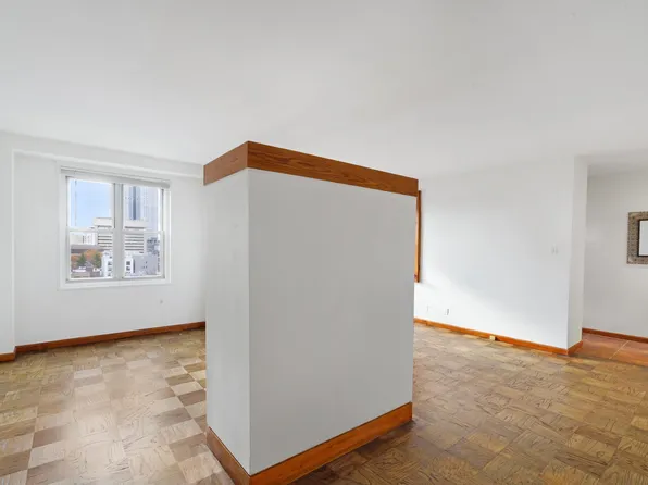 225 Saint Pauls Avenue image 9 of 30