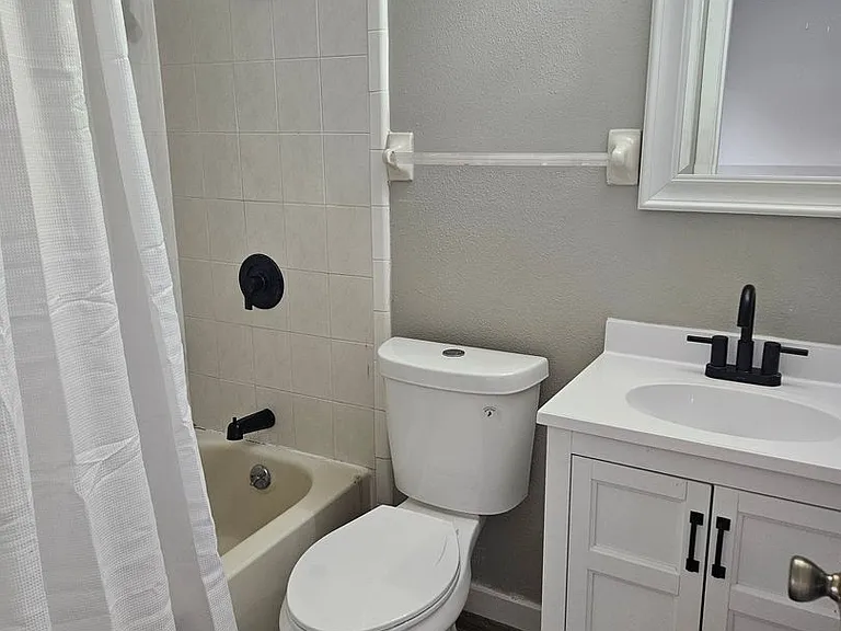 2734 Coral Reef Dr — Photo 23