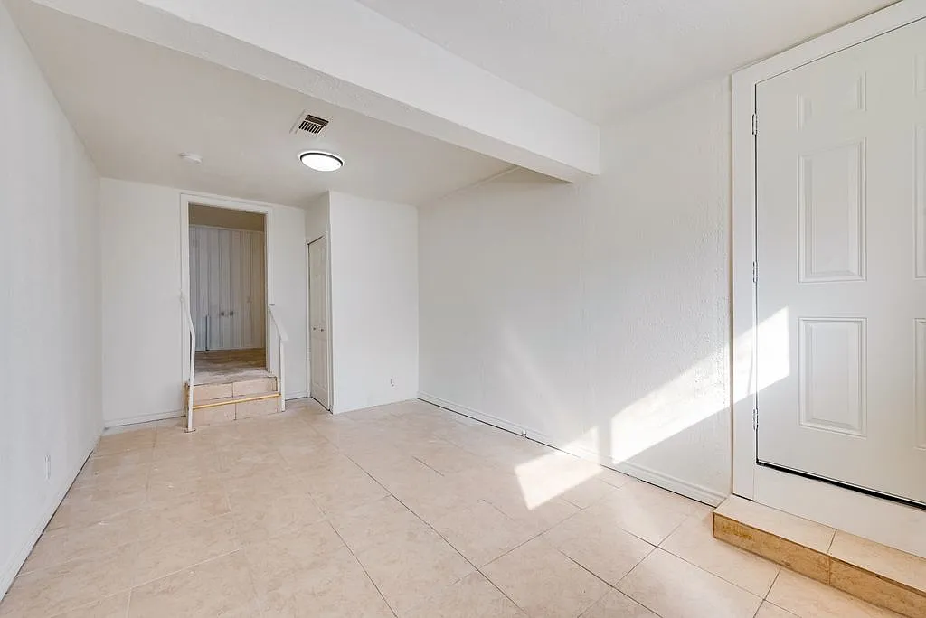 1233 Marion - 1 — Photo 2