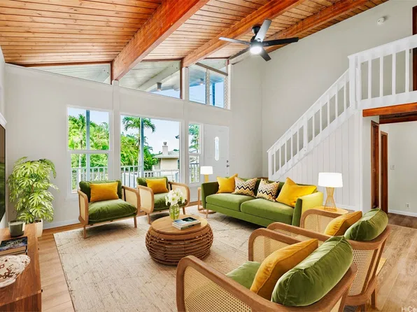 44-130 Kahinani Way, Kaneohe, HI 96744