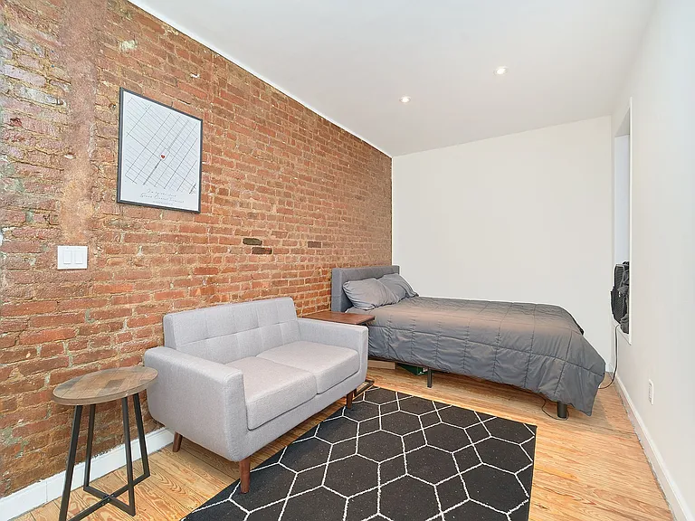 313 E 95th St #1 — Photo 2